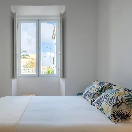 Jose Do Canto Garden House